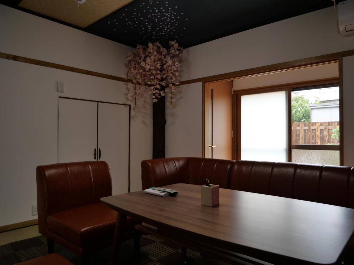 Sakura Aburaya Villa Такаяма Екстериор снимка